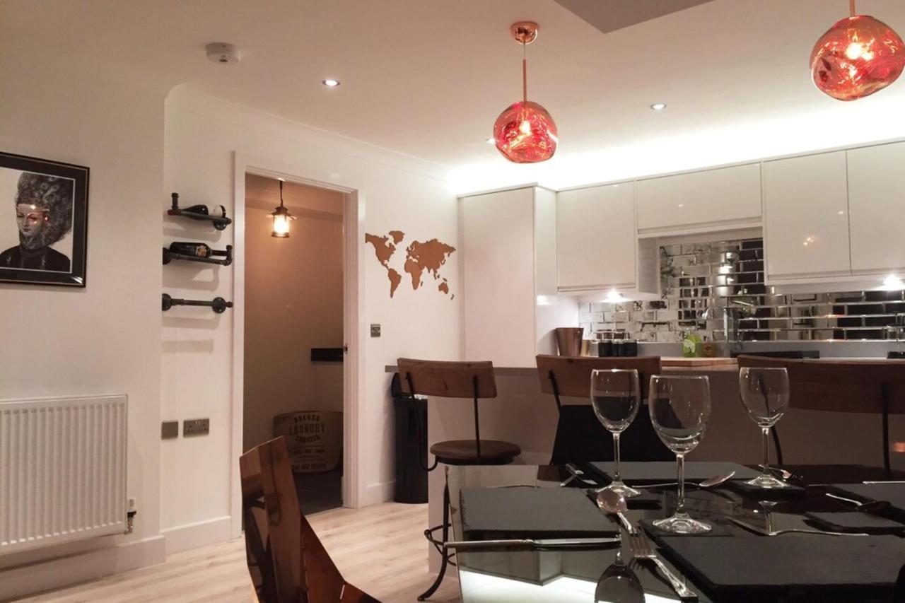 Spacious 1 Bedroom Split Level Old Pub Conversion Tower Bridge London Exterior photo