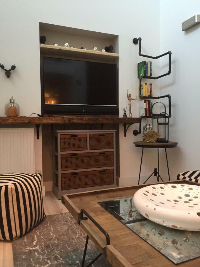 Spacious 1 Bedroom Split Level Old Pub Conversion Tower Bridge London Exterior photo